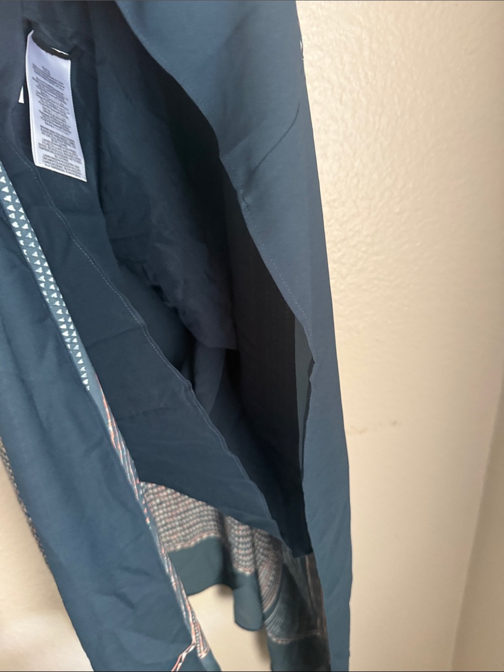 BCBGMaxAzria Danela Teal and Navy Printed Halter High-Low Dress Sz 8 - Picture 3 of 8